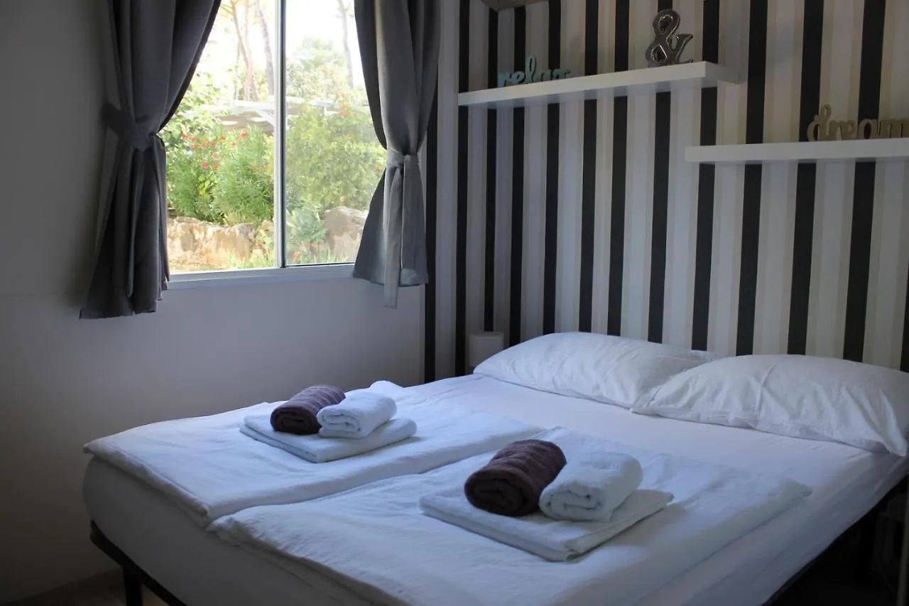 Mobile Home Cicibela Biograd Na Moru Croatia