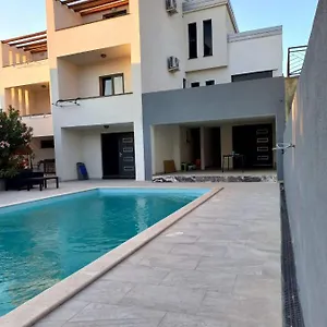 Apartment Star With Pool